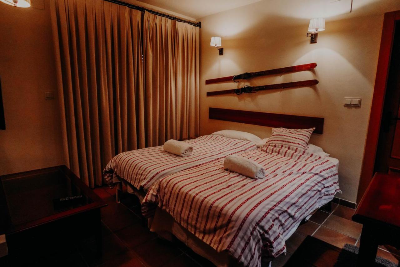 Apartamentos Boabdil เซียร์ราเนบาดา ภายนอก รูปภาพ